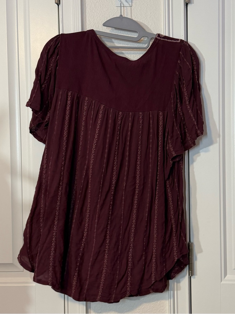 Knox Rose Burgundy Embroidered Flutter-Sleeve Tunic - Picture 2 of 4